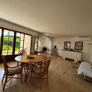 Hébergement de vacances Jolie Maison Provençale Au Calme, Mougins